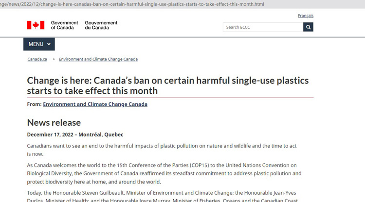 캐나다가 국가 금지령을 발표한 후 비닐 쇼핑백, 플라스틱 케이터링 제품 등이 친환경 제품으로 대체됩니다.